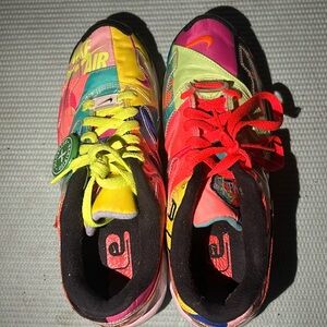 Nike Air Max Colorful ! Size 6.5 Women ! NO SHOE BOX